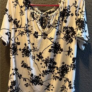 Worthington Black and White Floral Blouse